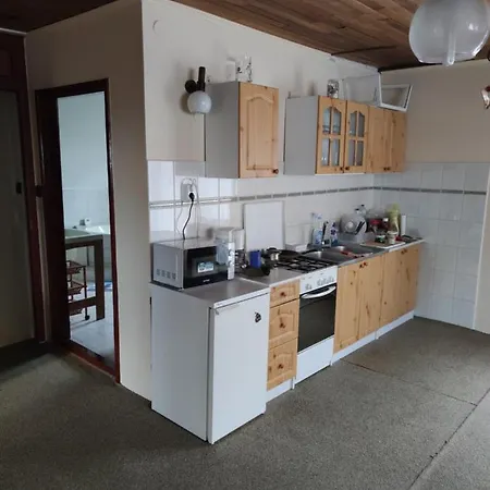 Labdarozsa Apartmanhaz